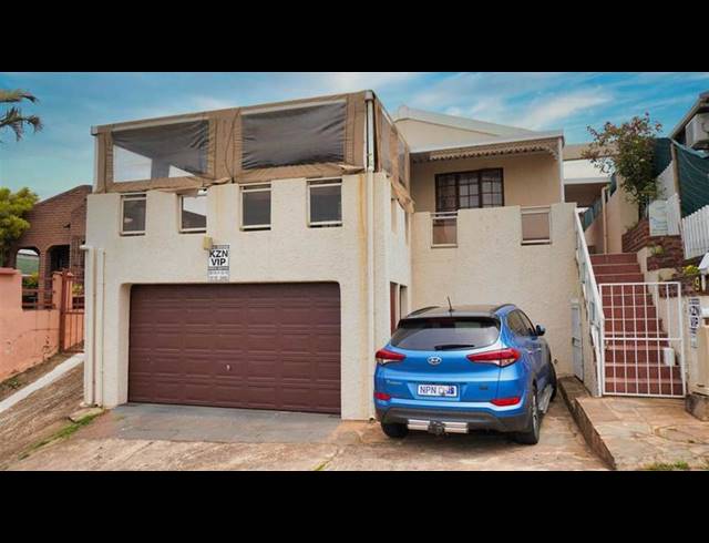 4 BEDROOM HOUSE FOR SALE IN NEWLANDS WEST